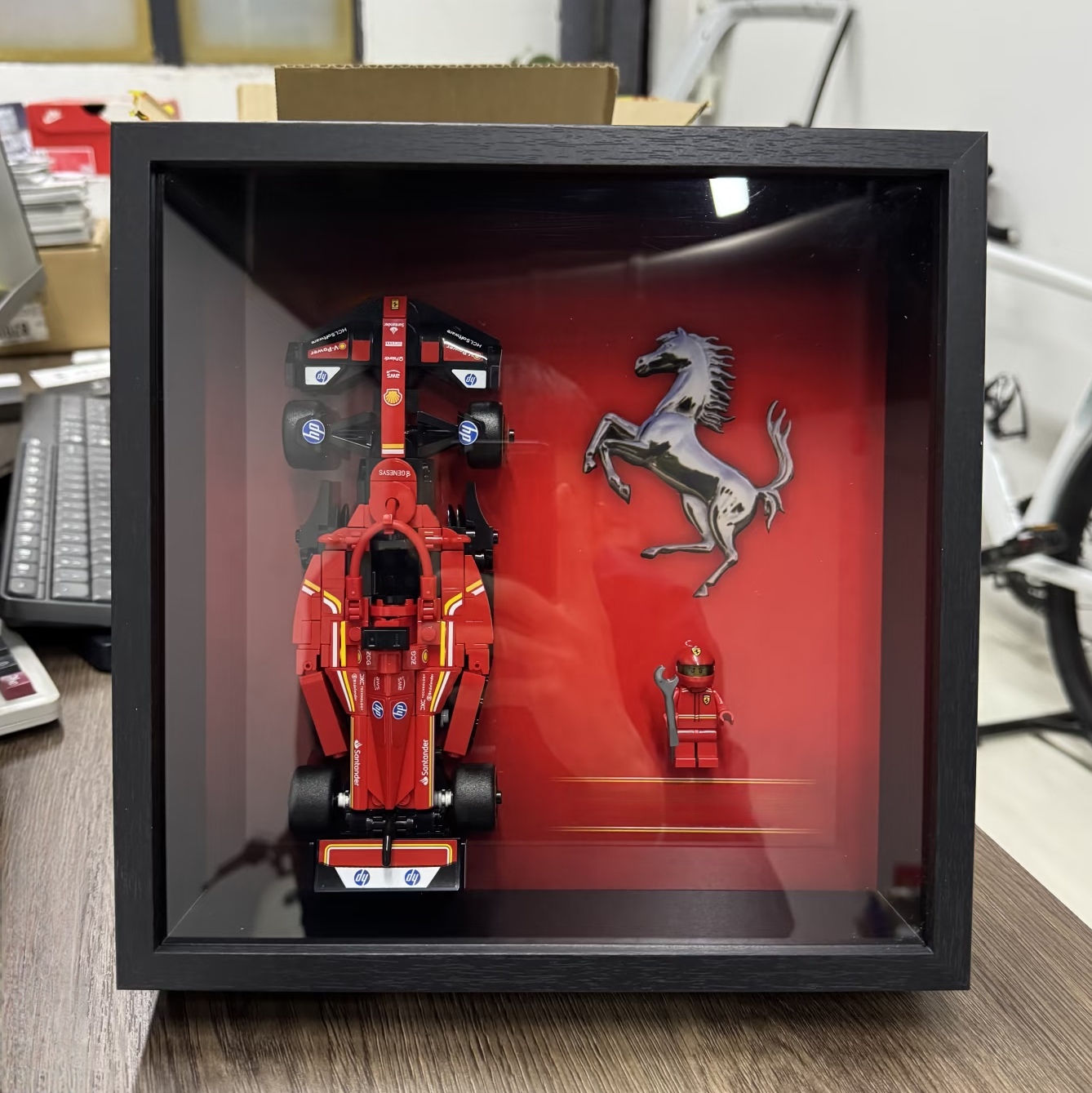 Model Kit Ferrari - Płytka do montażu na ścianie, odpowiednia