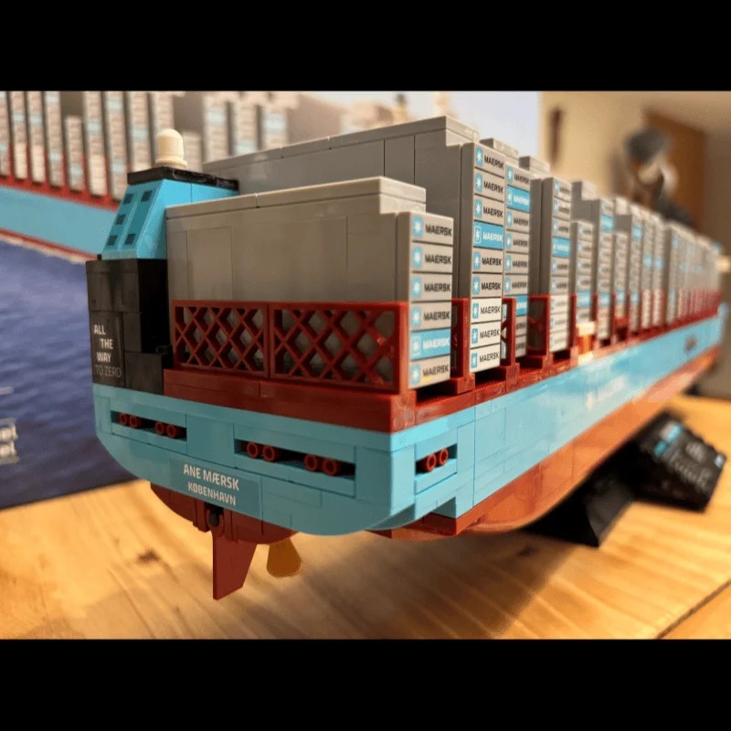 Nowy model statku konteneroweg – Model Kit Simulator recenzja i cena